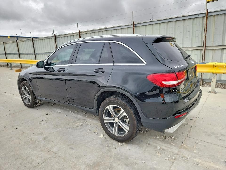 2017 MERCEDES-BENZ GLC 300 2