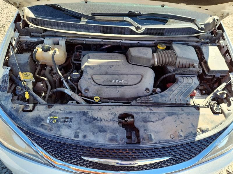 2019 CHRYSLER PACIFICA TOURING L 12
