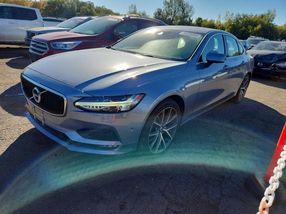 2017 VOLVO S90 T6 MOMENTUM
