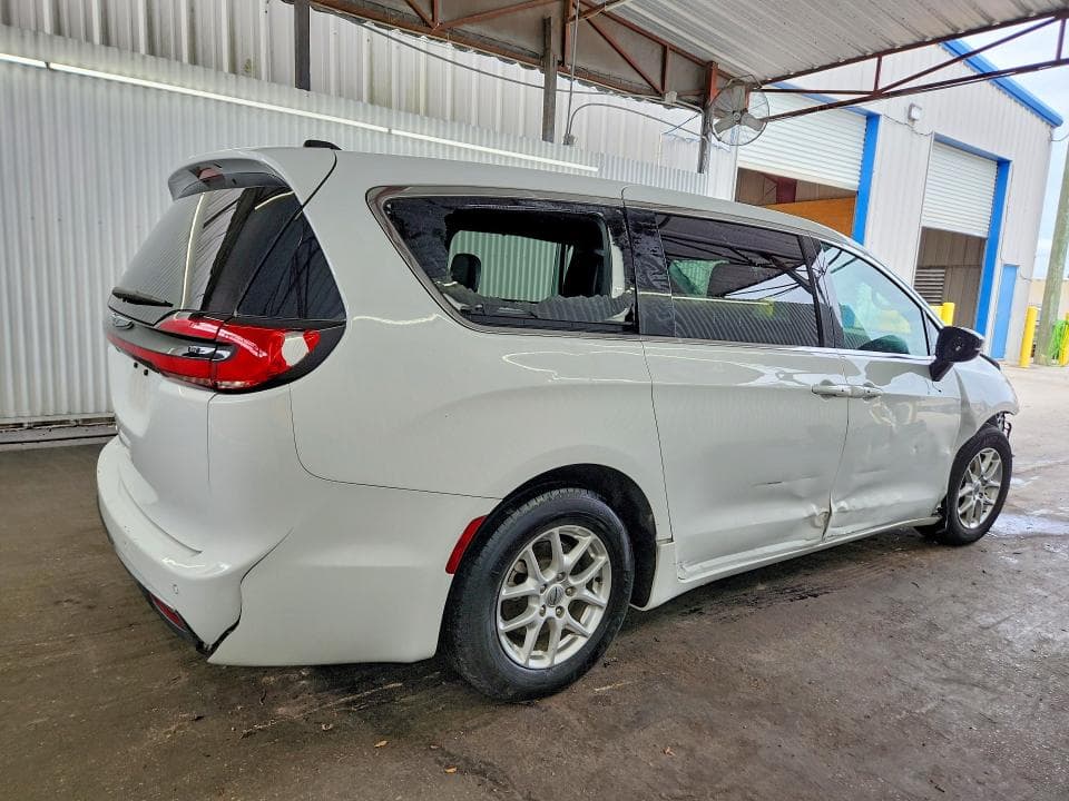 2025 CHRYSLER PACIFICA SELECT 3