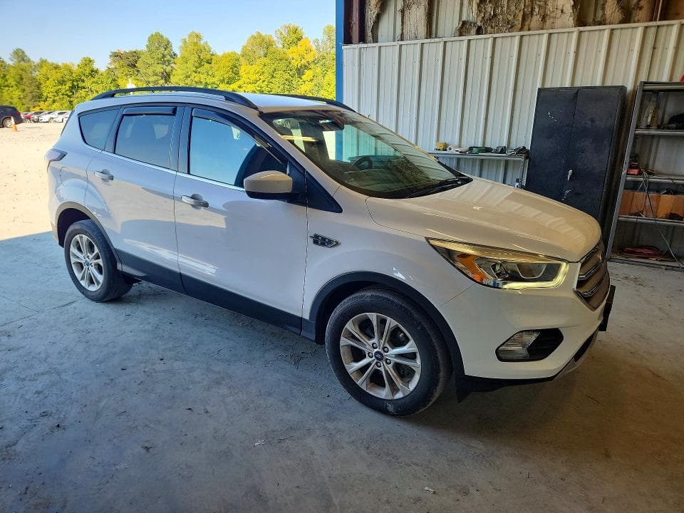 2017 FORD ESCAPE SE 4
