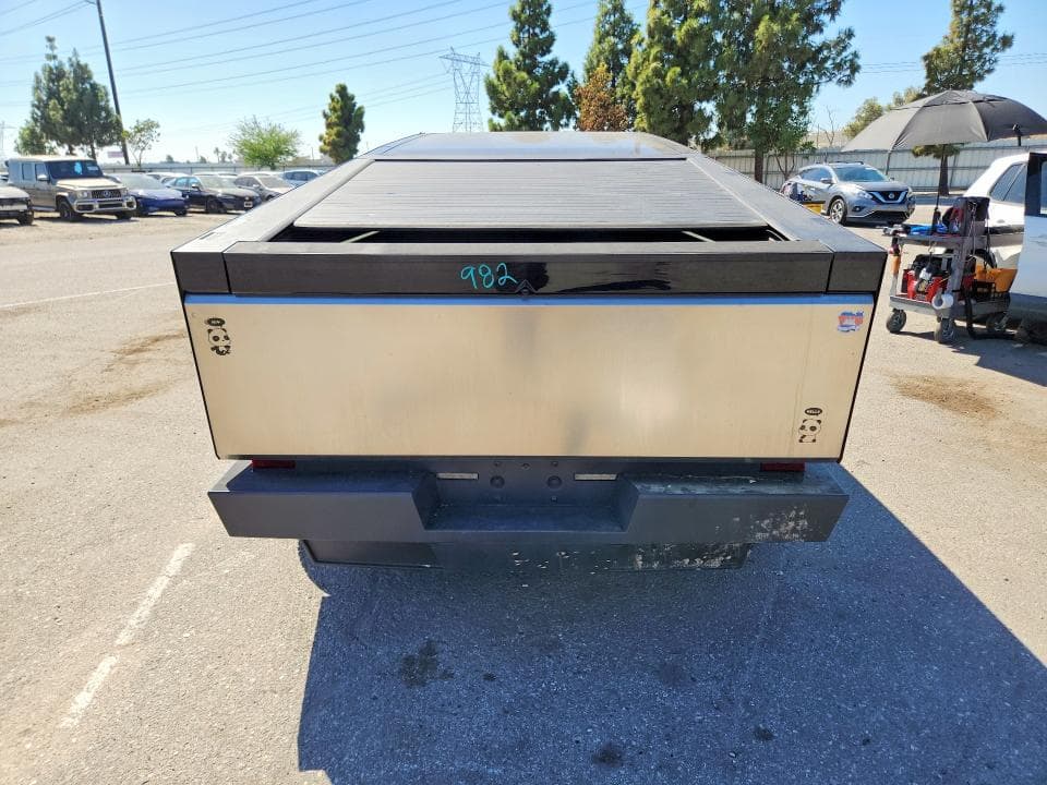 2024 TESLA CYBERTRUCK 6