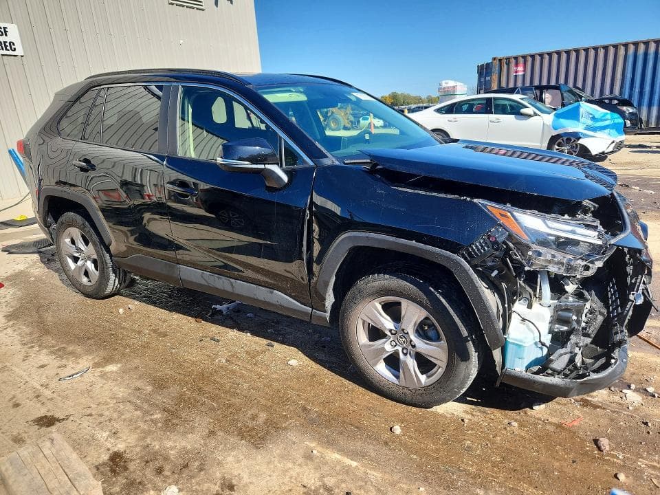 2023 TOYOTA RAV4 XLE 4