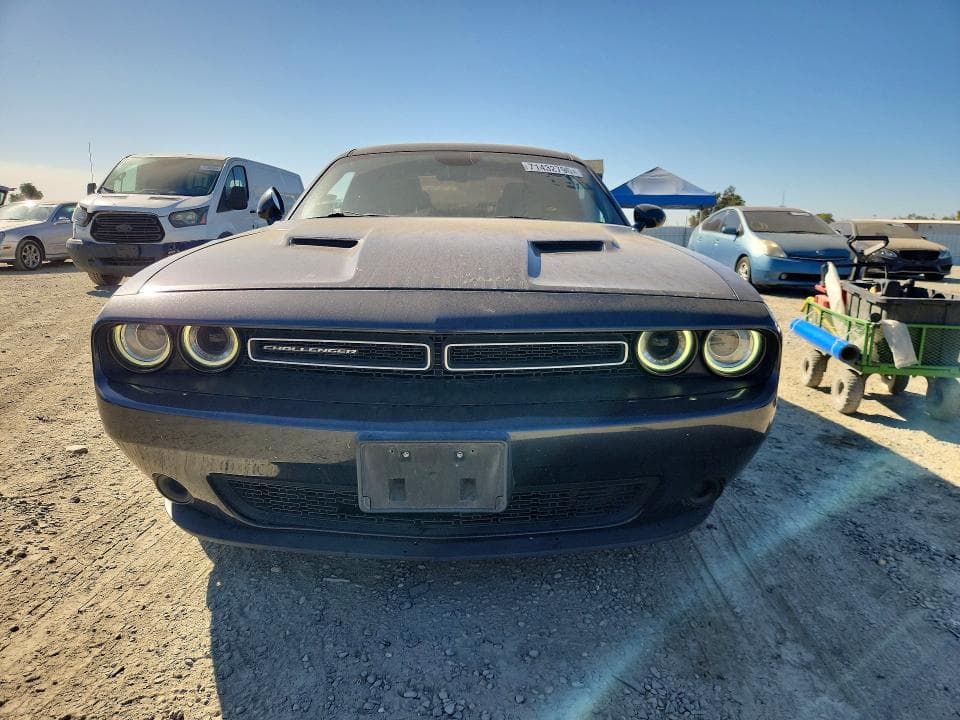 2017 DODGE CHALLENGER SXT 5