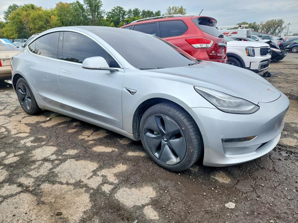 2018 TESLA MODEL 3 4