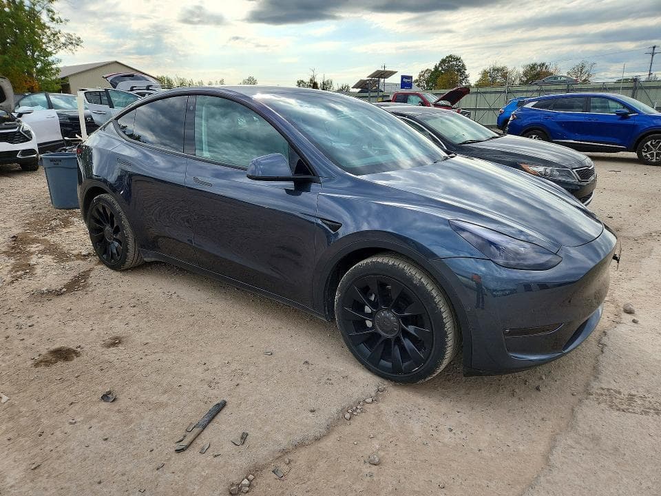 2022 TESLA MODEL Y 4