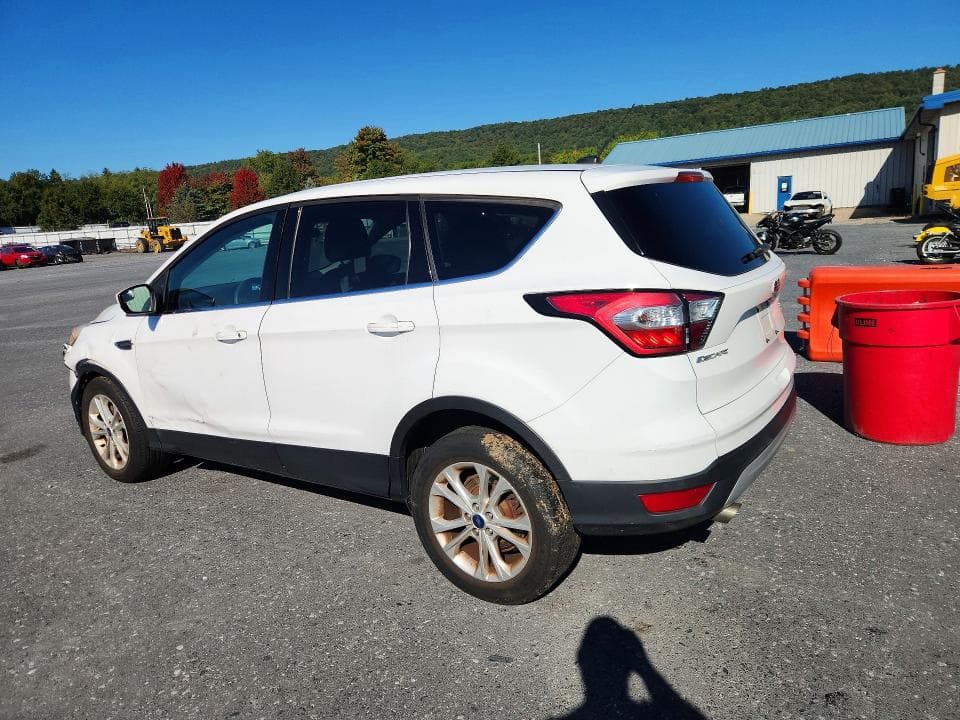 2017 FORD ESCAPE SE 2