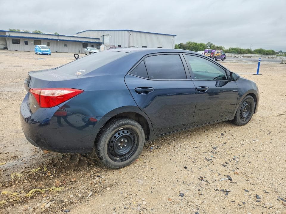 2017 TOYOTA COROLLA LE 3