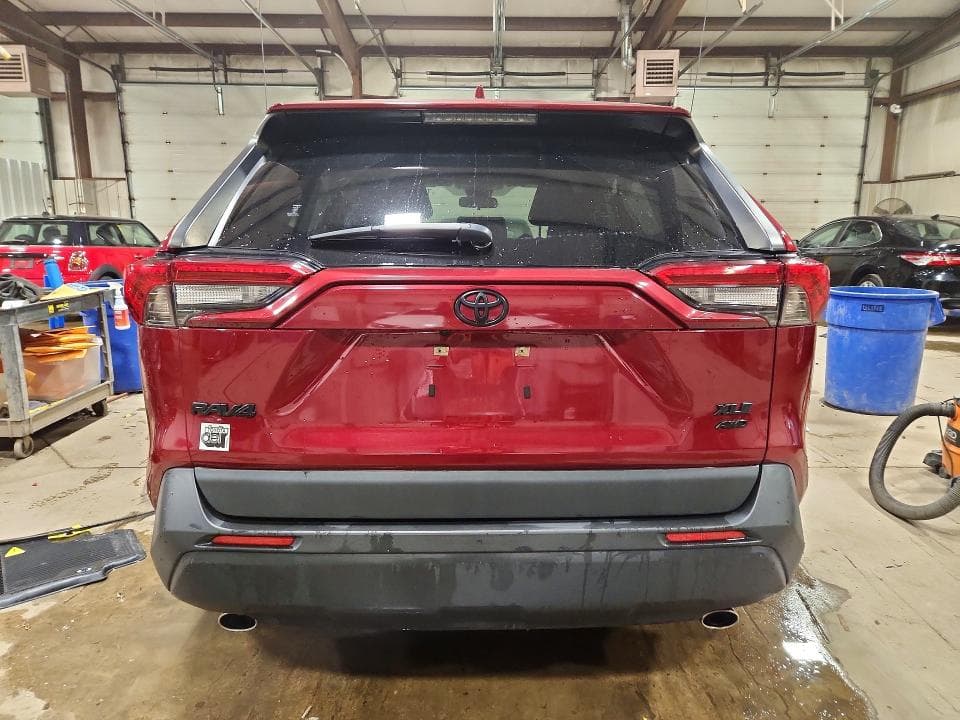 2020 TOYOTA RAV4 XLE 6