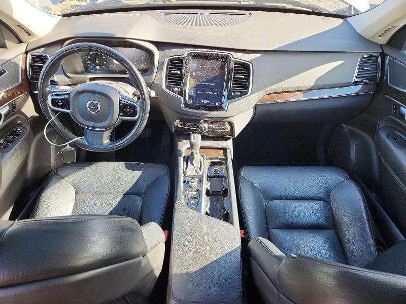 2017 VOLVO XC90 T6 8