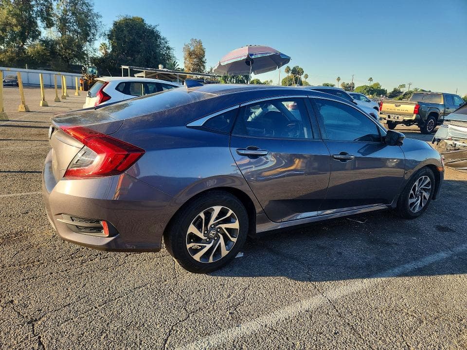 2018 HONDA CIVIC EX 3