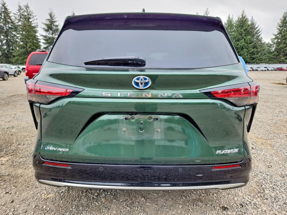 2025 TOYOTA SIENNA PLATINUM 7-PASSENGER 6