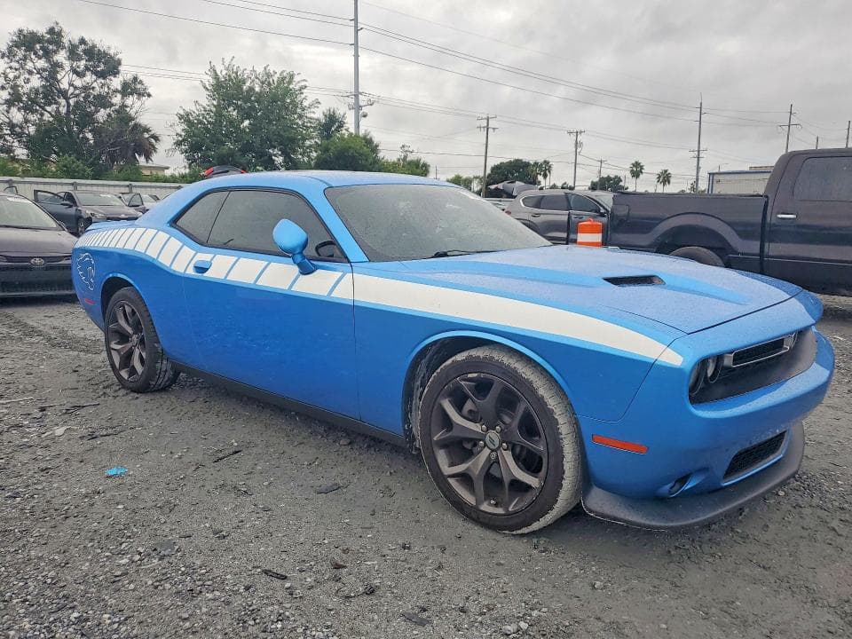 2018 DODGE CHALLENGER SXT 4