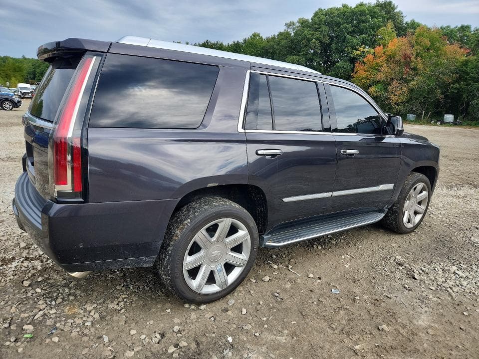 2017 CADILLAC ESCALADE LUXURY 3
