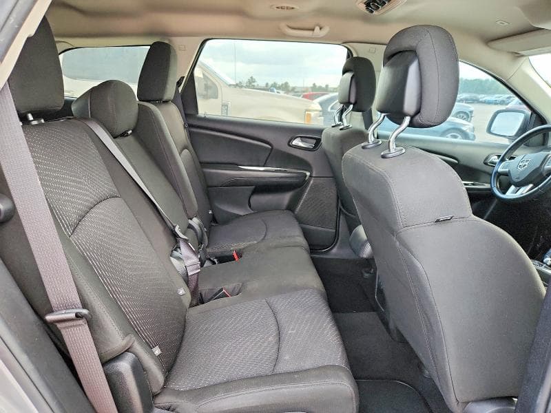 2019 DODGE JOURNEY SE 11