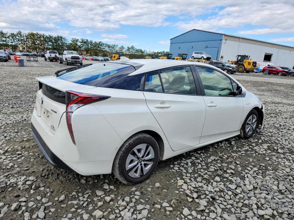 2018 TOYOTA PRIUS THREE 3