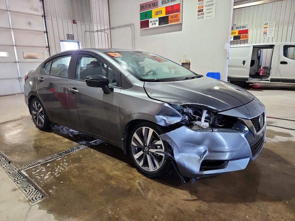 2020 NISSAN VERSA SR 4