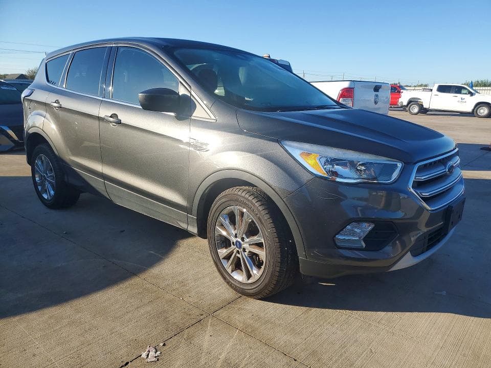 2017 FORD ESCAPE SE 4
