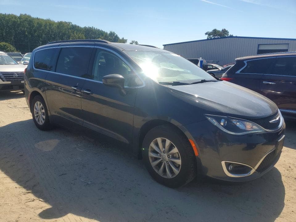2019 CHRYSLER PACIFICA TOURING PLUS 4