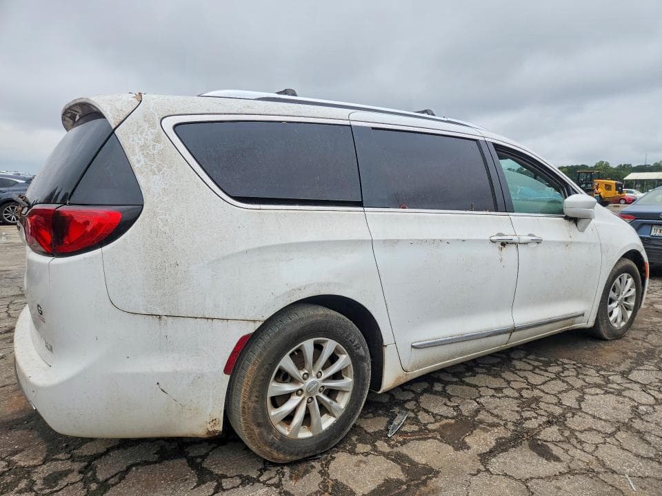 2018 CHRYSLER PACIFICA TOURING L 3