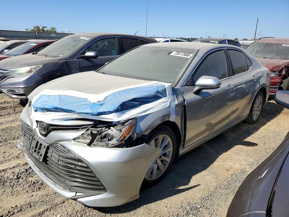 2018 TOYOTA CAMRY LE