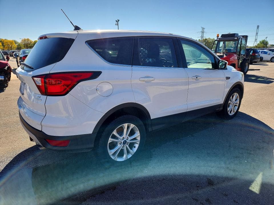 2019 FORD ESCAPE SE 3