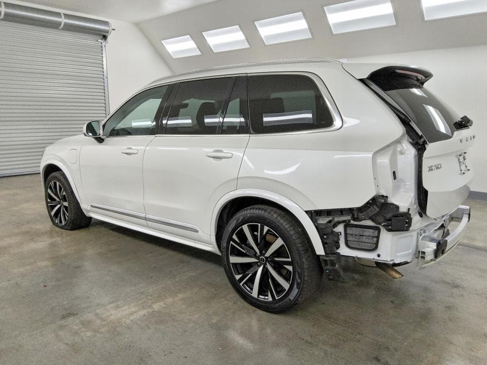 2025 VOLVO XC90 CORE 2
