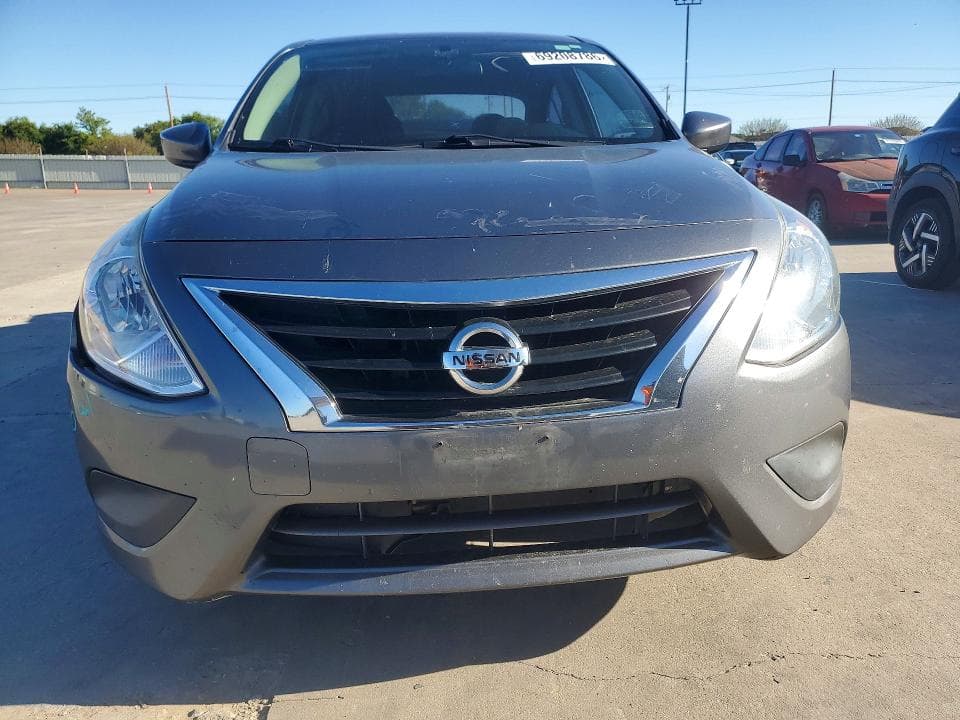2019 NISSAN VERSA SV 5