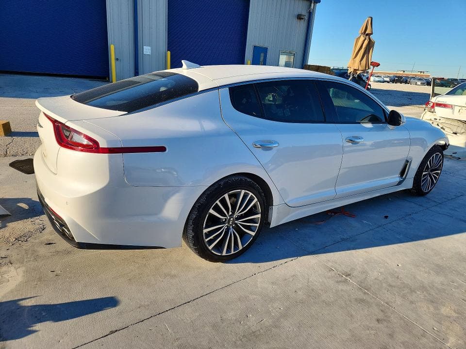2019 KIA STINGER BASE 3