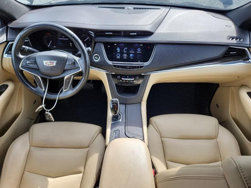 2017 CADILLAC XT5 8
