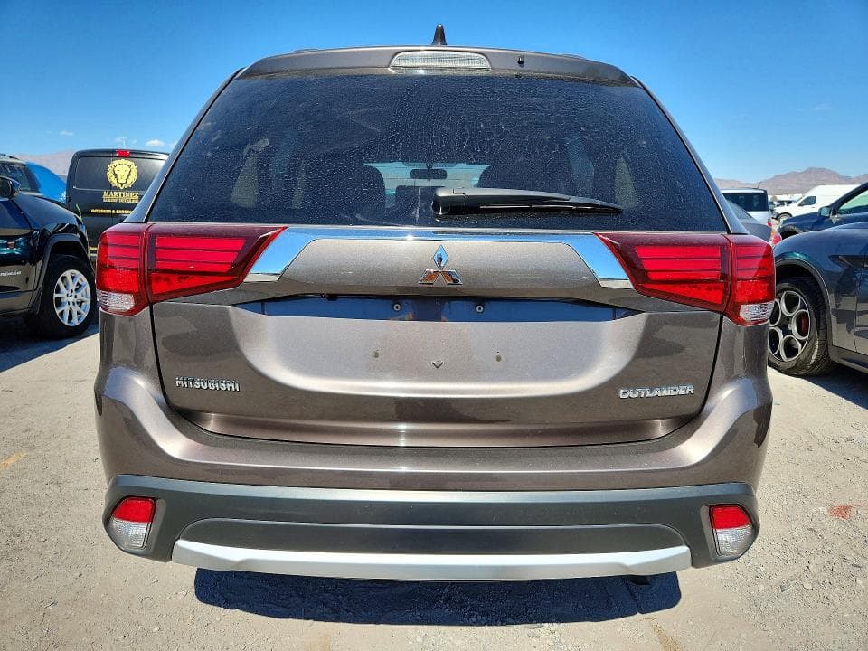 2017 MITSUBISHI OUTLANDER ES 6