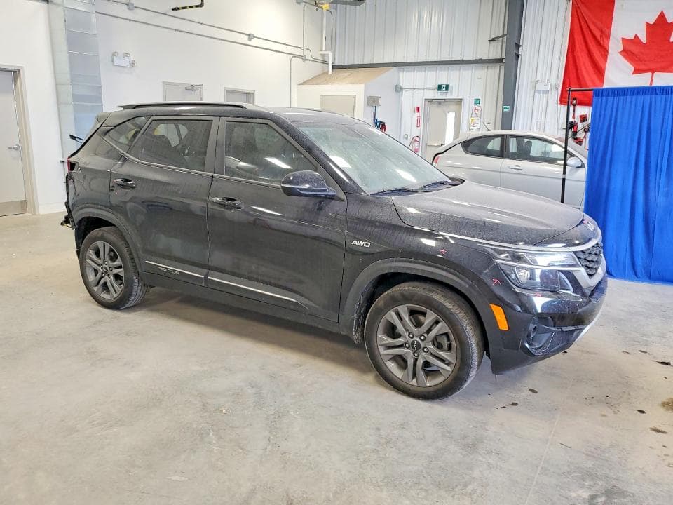 2023 KIA SELTOS LX 4