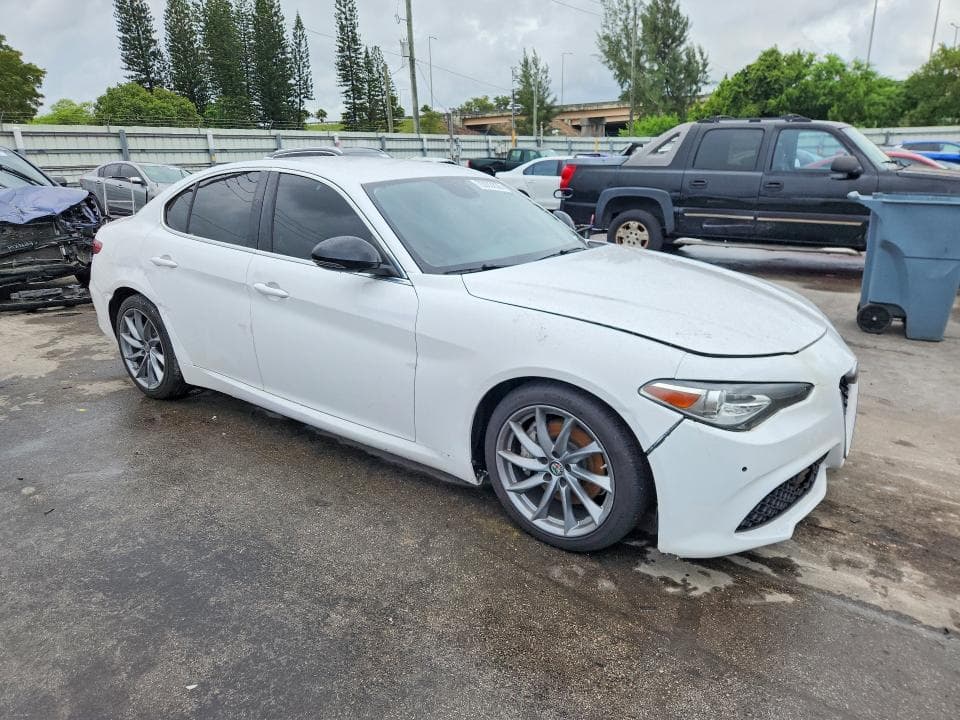 2017 ALFA ROMEO GIULIA 4