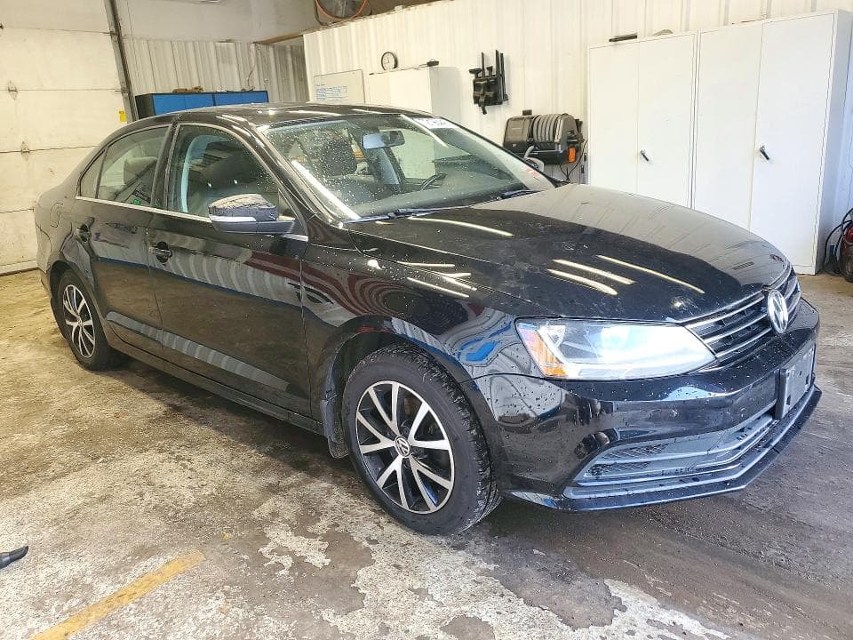 2017 VOLKSWAGEN JETTA SE 4