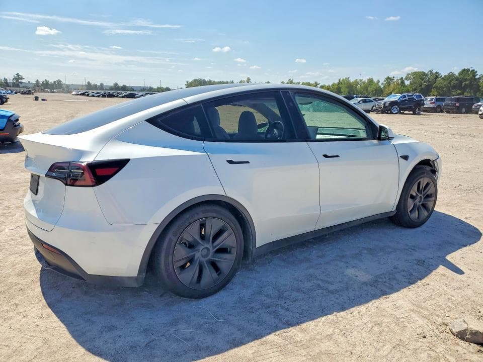 2024 TESLA MODEL Y 3