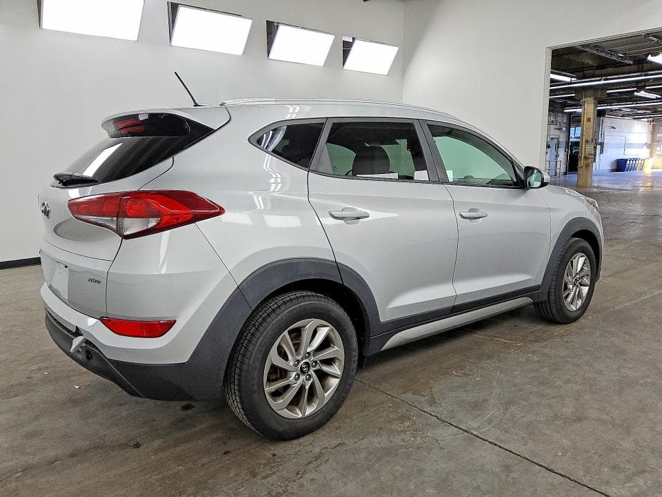 2017 HYUNDAI TUCSON SE 3