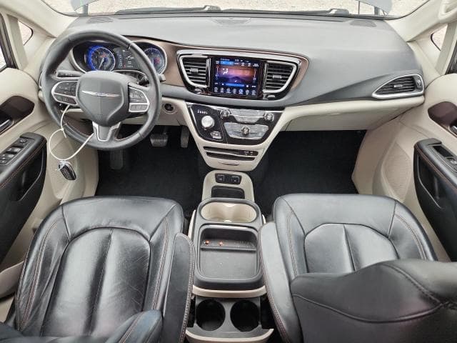 2017 CHRYSLER PACIFICA TOURING L 8