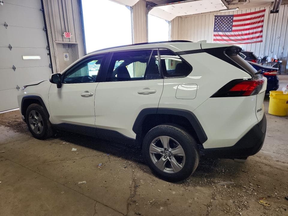 2024 TOYOTA RAV4 XLE 2