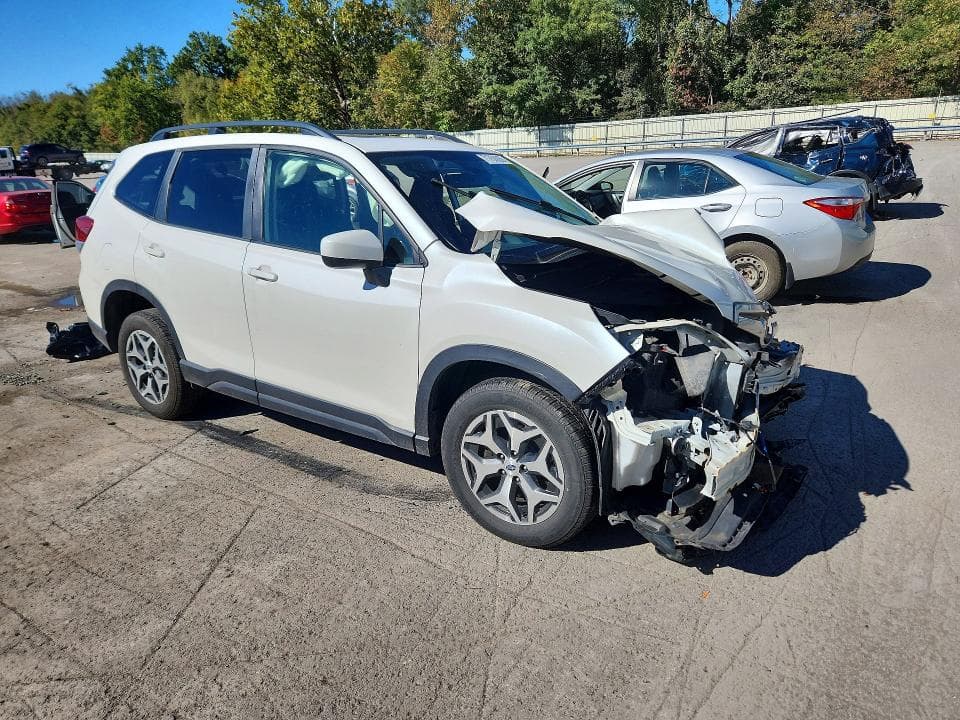 2019 SUBARU FORESTER PREMIUM 4