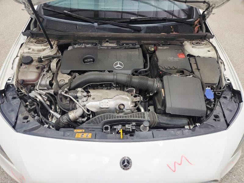 2021 MERCEDES-BENZ A-CLASS A220 11