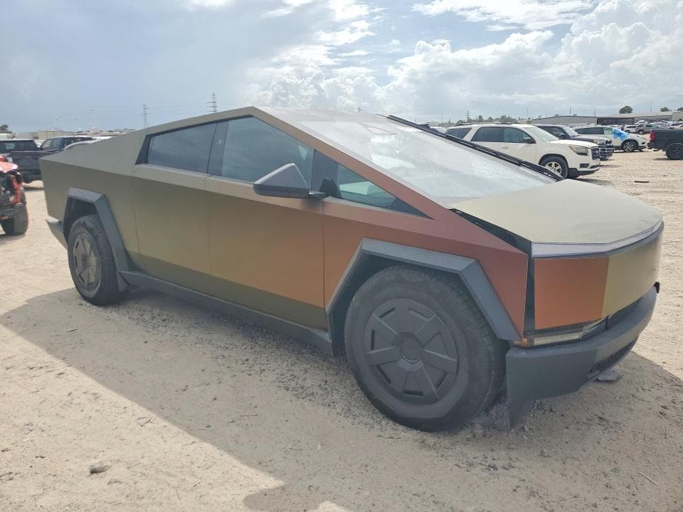 2024 TESLA CYBERTRUCK 4