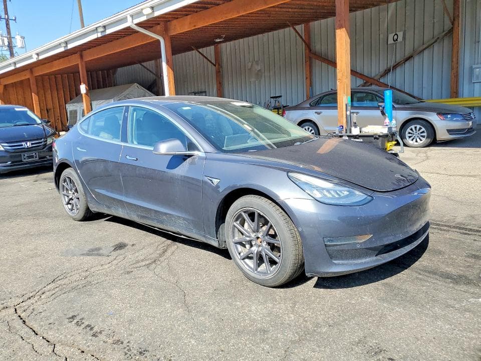 2018 TESLA MODEL 3 4