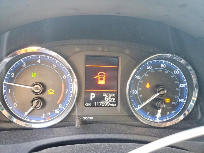 2017 TOYOTA COROLLA LE 9