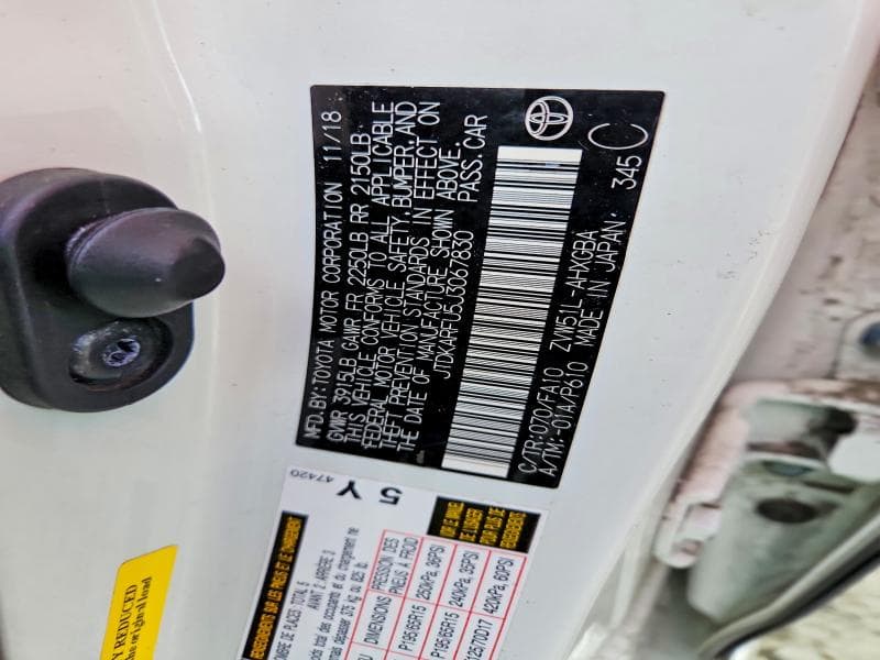 2018 TOYOTA PRIUS THREE 12