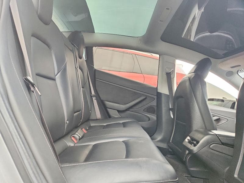 2018 TESLA MODEL 3 10