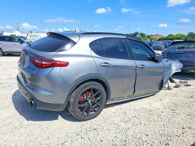 2020 ALFA ROMEO STELVIO 3