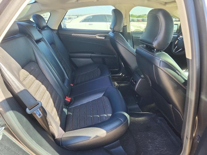 2017 FORD FUSION 4D SE 10