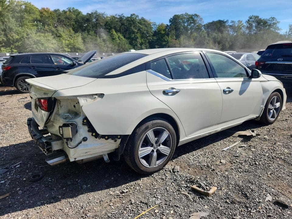 2019 NISSAN ALTIMA SV 3