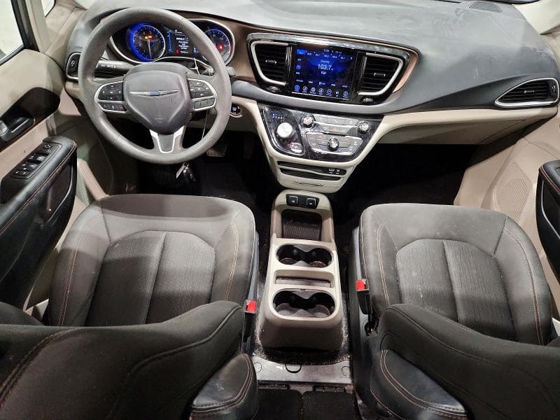 2017 CHRYSLER PACIFICA TOURING 8
