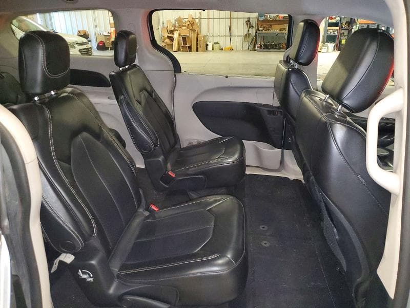 2020 CHRYSLER VOYAGER LXI 11